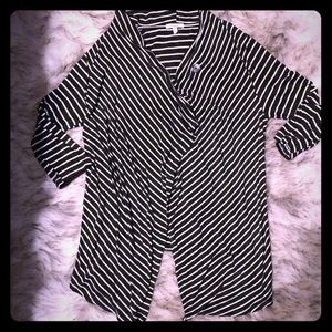 ❤️❤️❤️ Maurices cardigan-like new LARGE